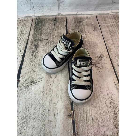 CONVERSE Boy’s Chuck Taylor Low Top All Star Sneakers / Size: 5 - Picture 1 of 10